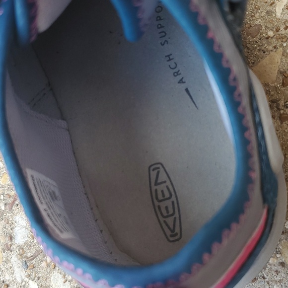 Keen Notch Hollow Water Outdoor Sneakers Teal Pink Grey Youth 12 Washable - Picture 9 of 9